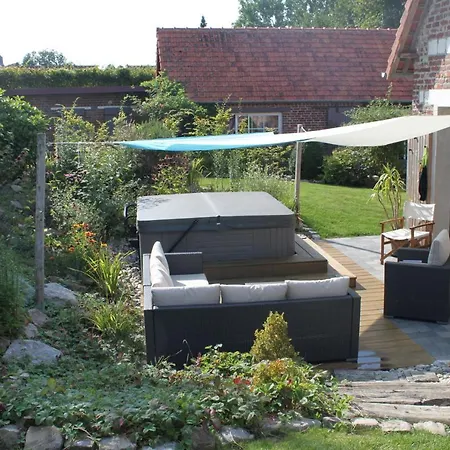 D'hotes L'aubaine Avec Jacuzzi 住宿加早餐酒店 3*