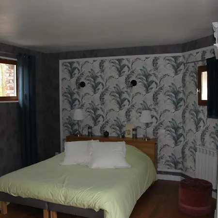 D'hotes L'aubaine Avec Jacuzzi Bed & Breakfast 3*