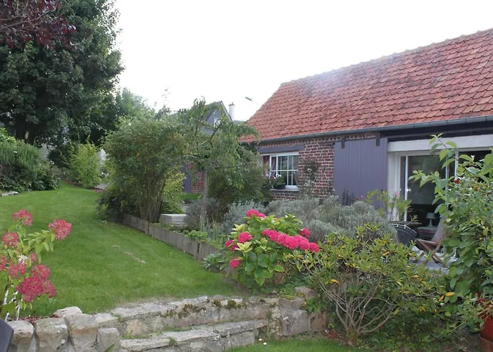 D'hotes L'aubaine Avec Jacuzzi Bed & Breakfast 3*